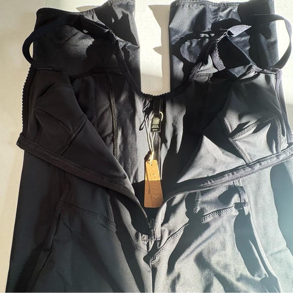 NWT SKIMS Glam Catsuit onyx black small - Picture 9 of 16